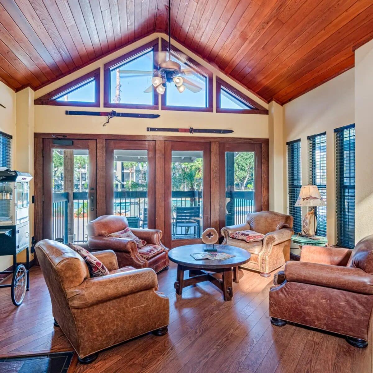 4Bd 2 Mi To Usf Free Pool + 24 Hour Gym Villa Tampa Exteriör bild